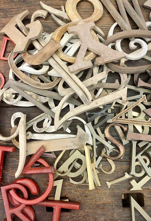 jumbled letters by Arno Senoner (detail)